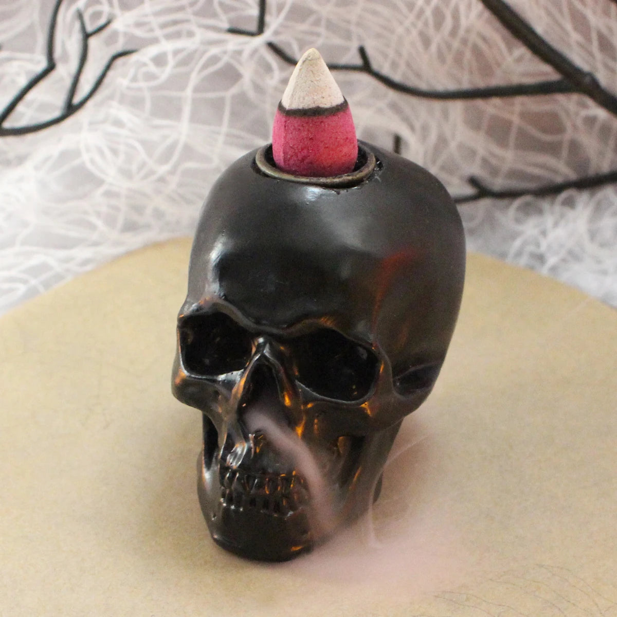 1-piece vintage waterfall backflow incense burner skull incense burner, black resin gothic table decoration